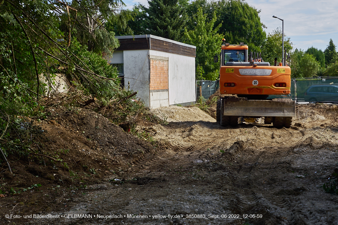 06.09.2022 - Baustelle an der Niederalmstraße 16 und Hugo-Lang-Bogen 13 in Neuperlach-Trudering